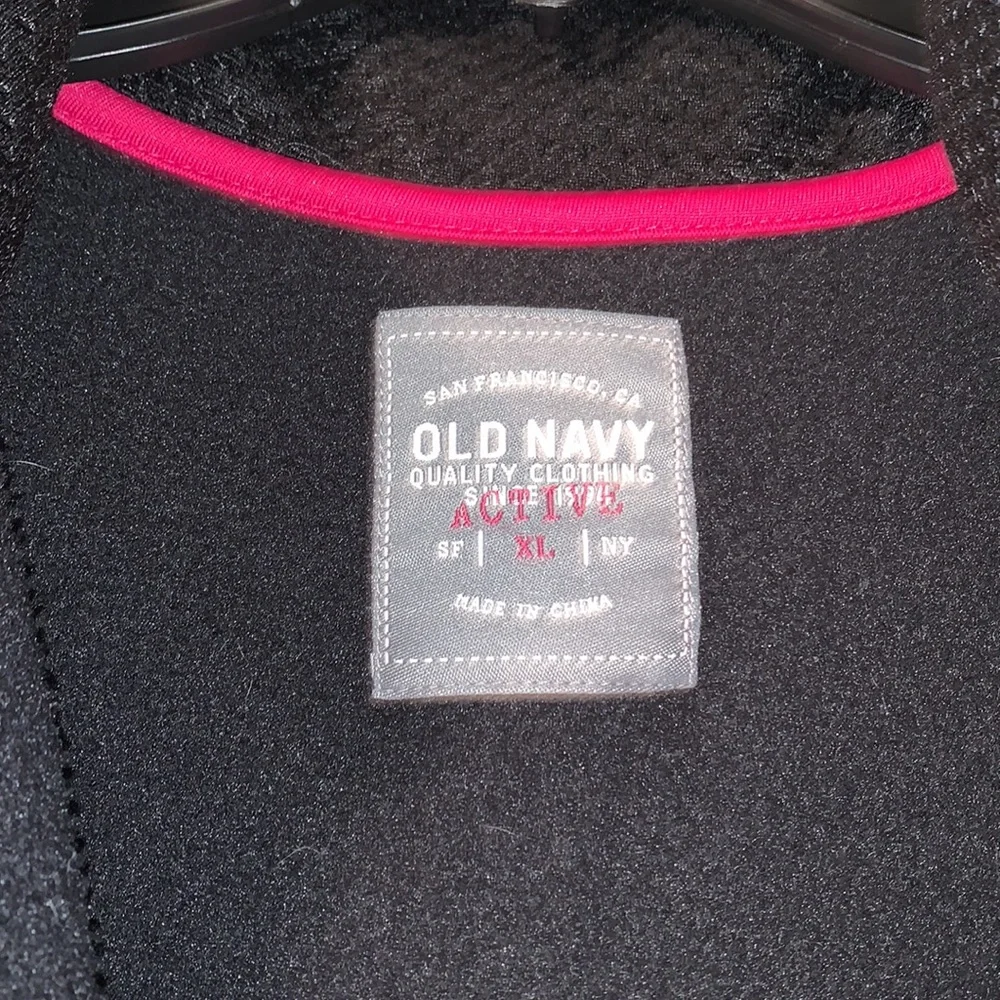 Black Fleece Vest - Picture 2 of 2